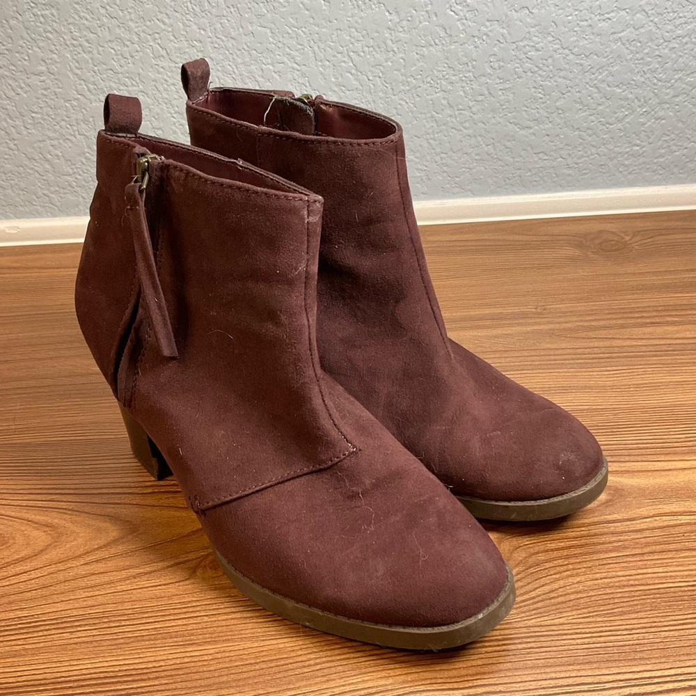 Burgundy suede Ankle Boots with Zip Closure size 8